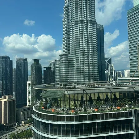 Sleep In The Sky Klcc View Apartment